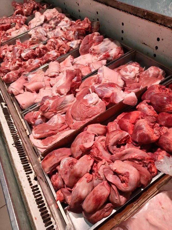 天惠超市盛岸店：寒潮来袭暖餐桌，生鲜好物足供应