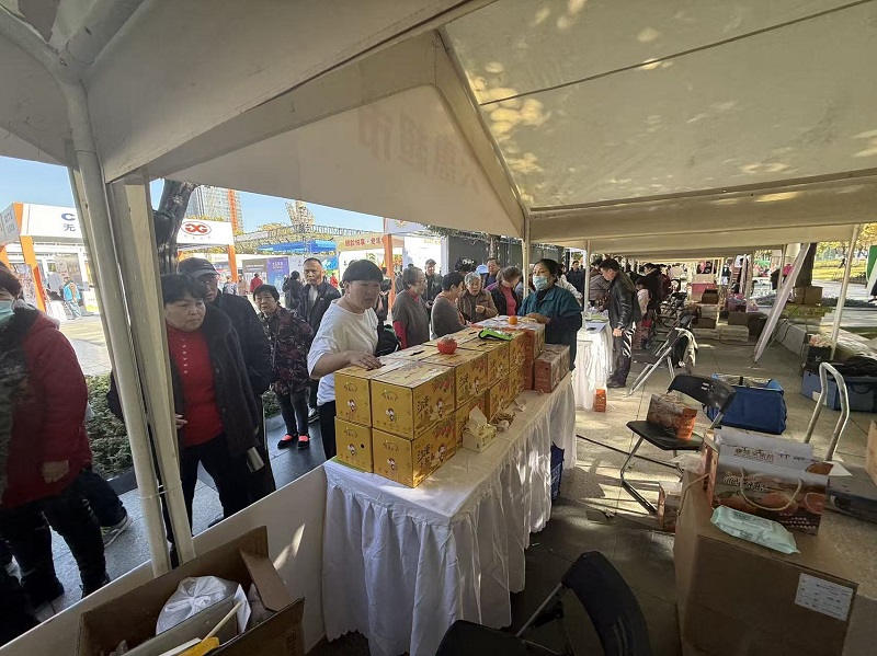 天惠超市曹张店亮相银龄消费季 当季鲜果惠享乐活嘉年华