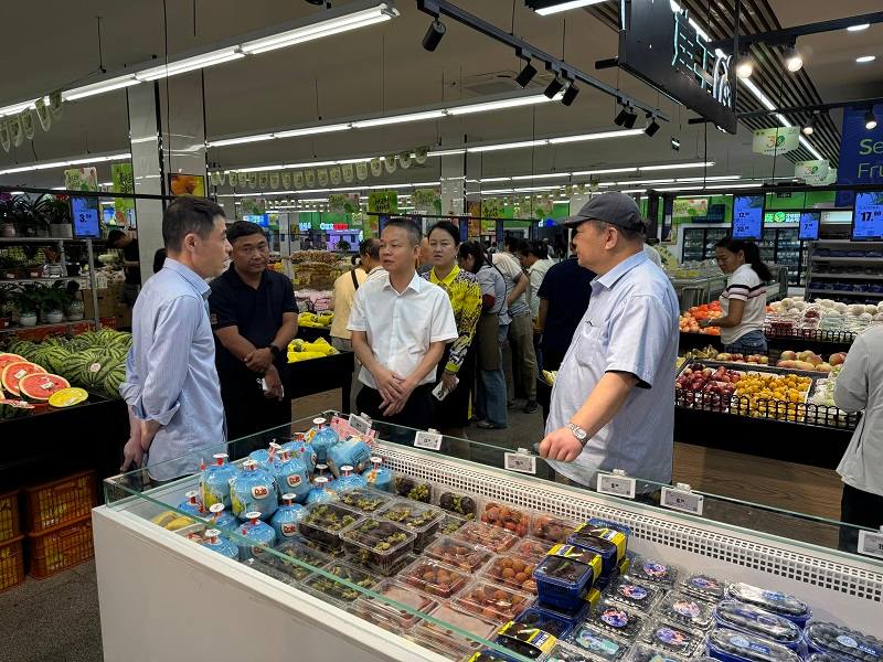 三亚代表团实地考察天惠超市